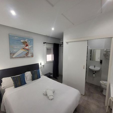 Ayz Frailes - Auto Check-In Property (Adults Only) Малага Екстериор снимка