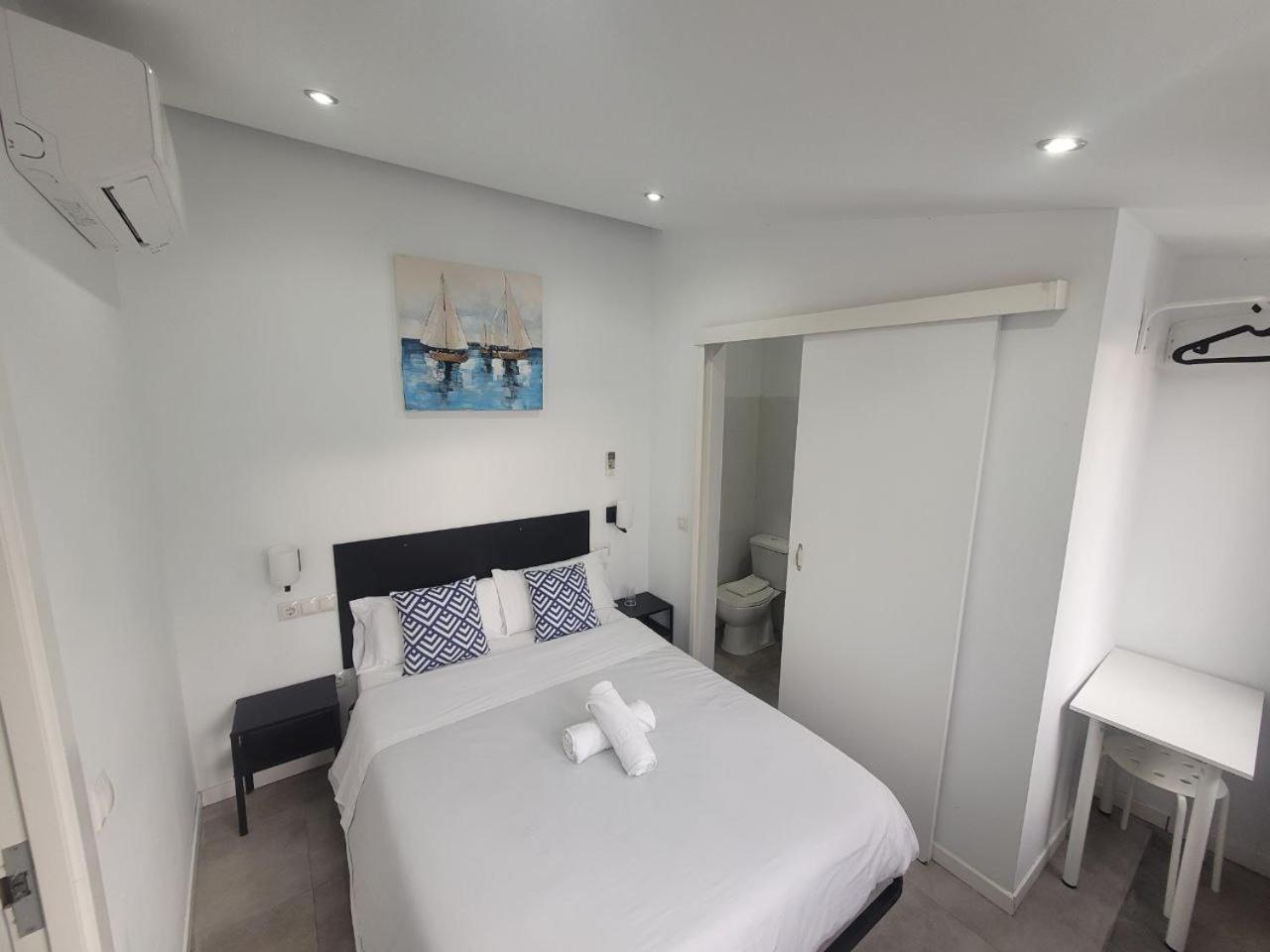 Ayz Frailes - Auto Check-In Property (Adults Only) Малага Екстериор снимка