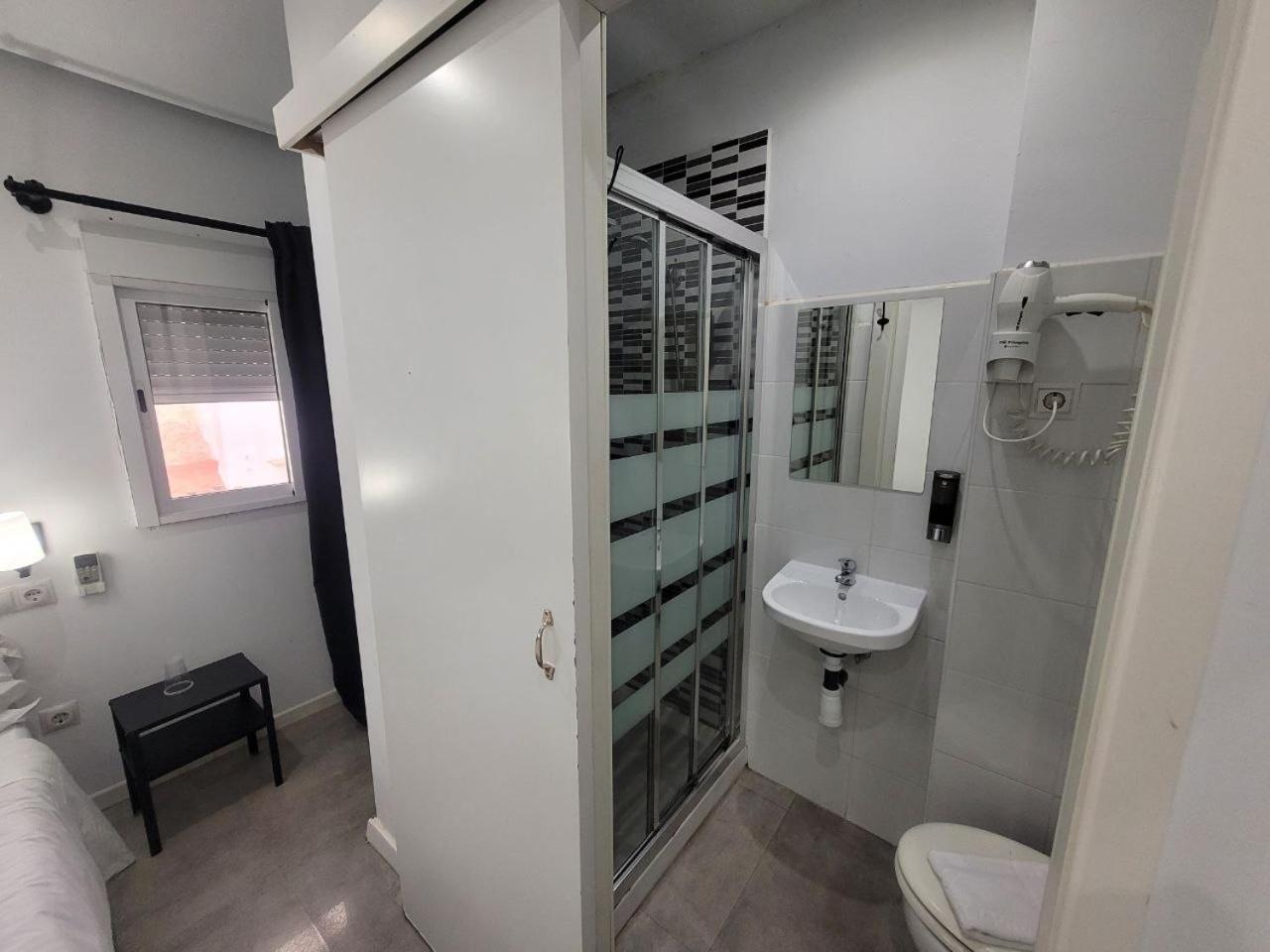 Ayz Frailes - Auto Check-In Property (Adults Only) Малага Екстериор снимка