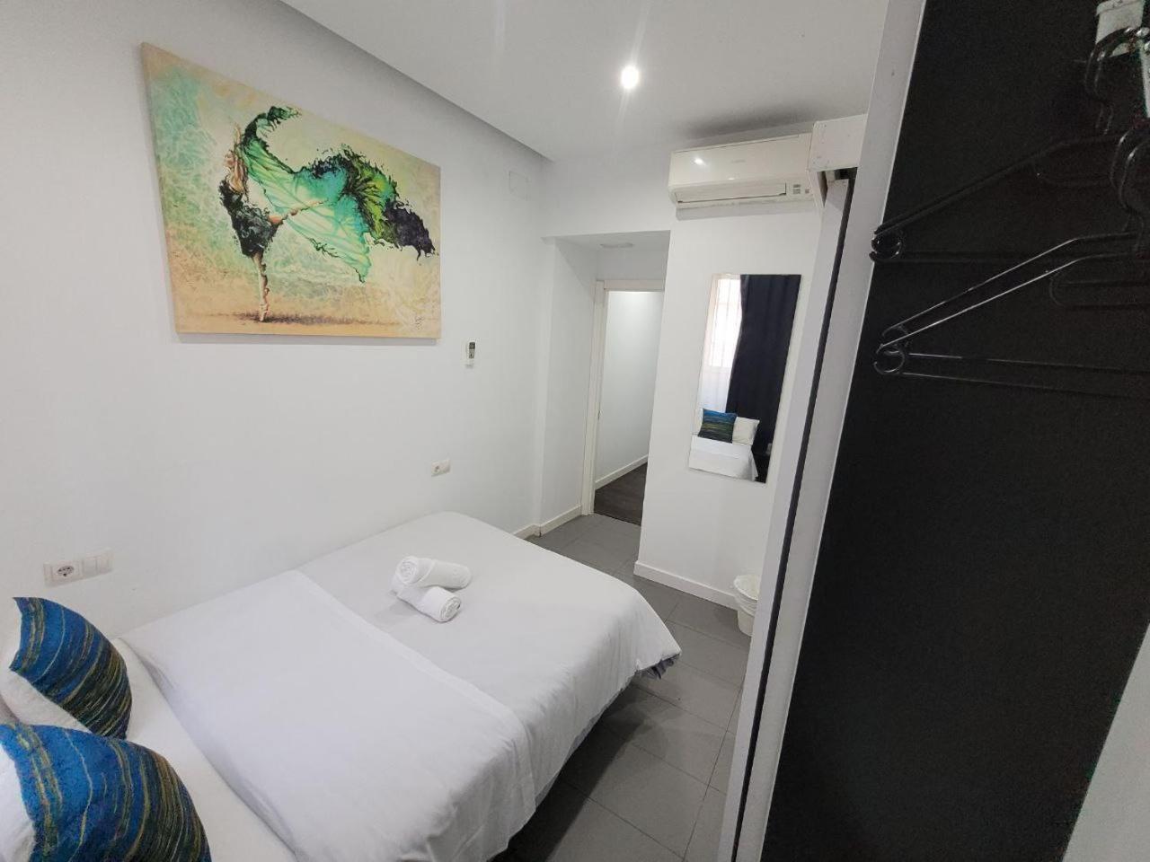 Ayz Frailes - Auto Check-In Property (Adults Only) Малага Екстериор снимка