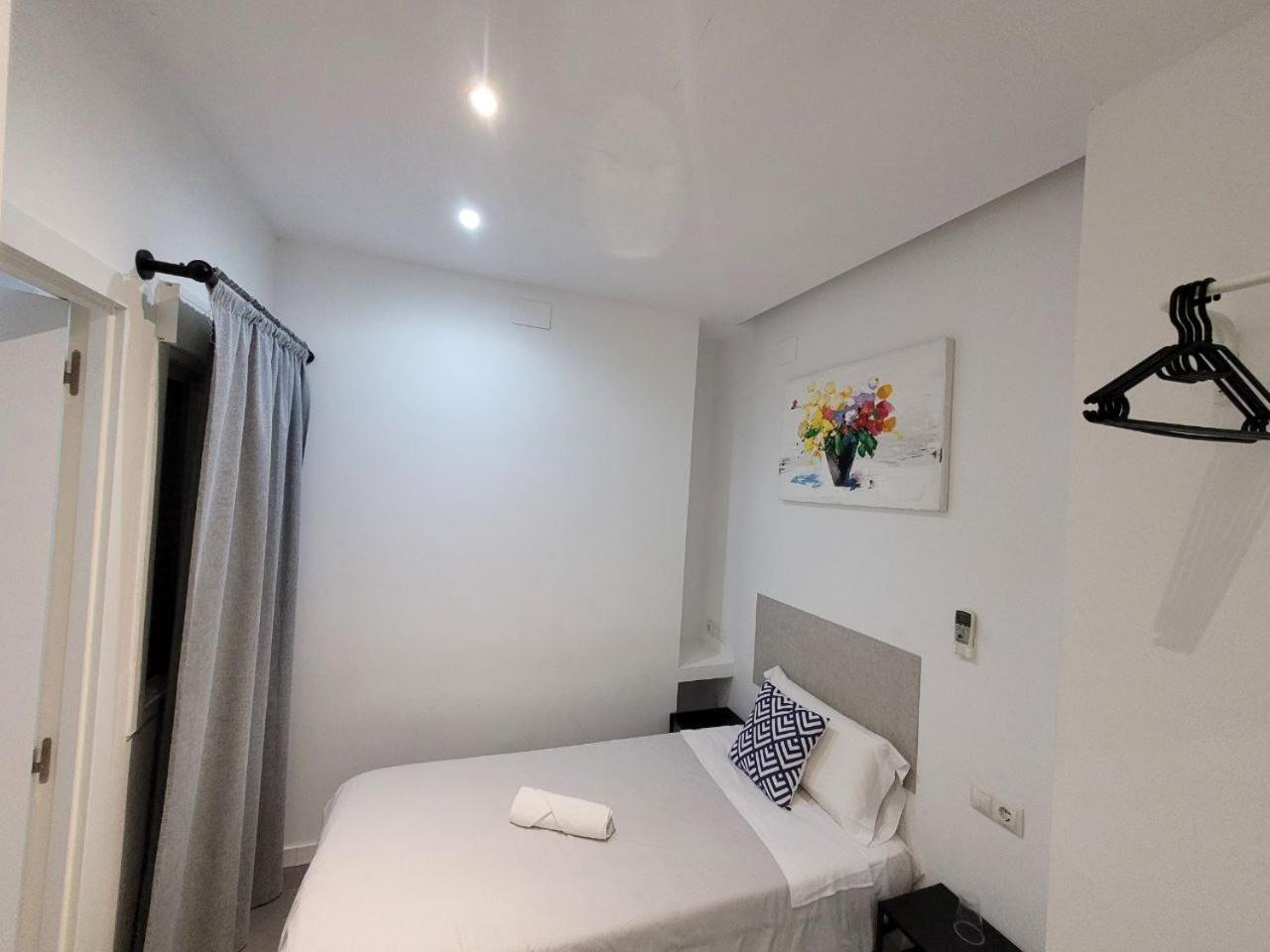 Ayz Frailes - Auto Check-In Property (Adults Only) Малага Екстериор снимка