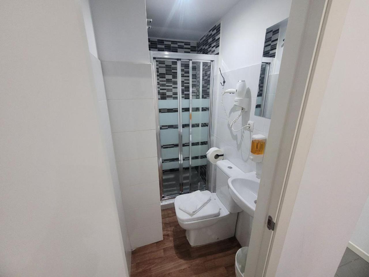 Ayz Frailes - Auto Check-In Property (Adults Only) Малага Екстериор снимка