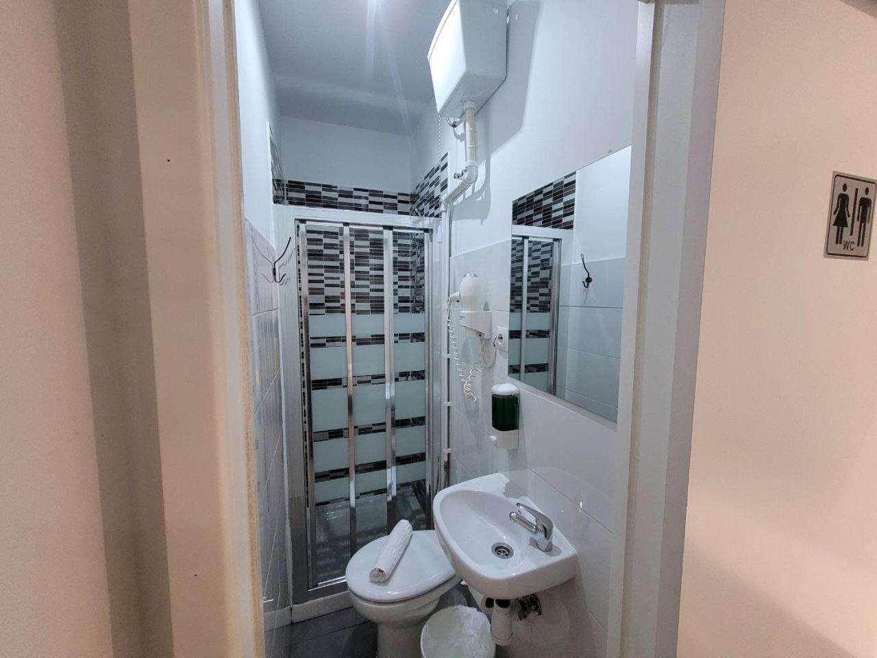Ayz Frailes - Auto Check-In Property (Adults Only) Малага Екстериор снимка