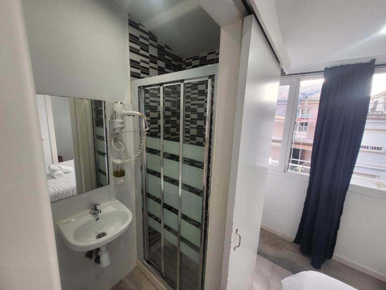 Ayz Frailes - Auto Check-In Property (Adults Only) Малага Екстериор снимка