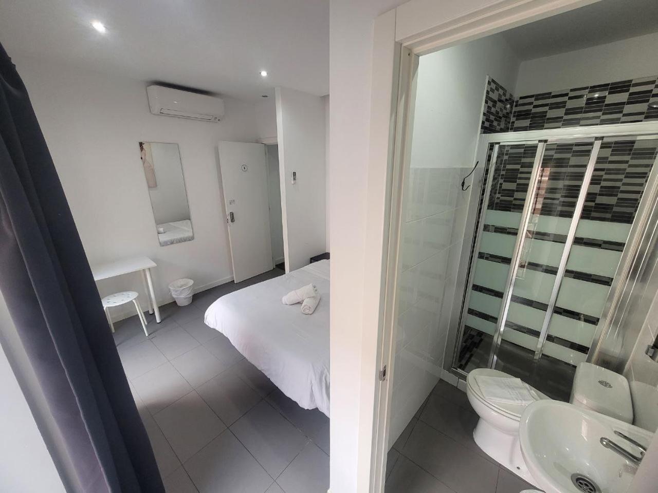 Ayz Frailes - Auto Check-In Property (Adults Only) Малага Екстериор снимка