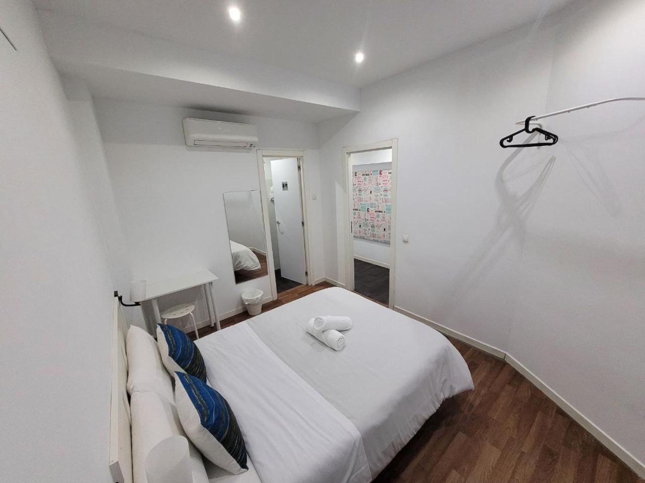Ayz Frailes - Auto Check-In Property (Adults Only) Малага Екстериор снимка