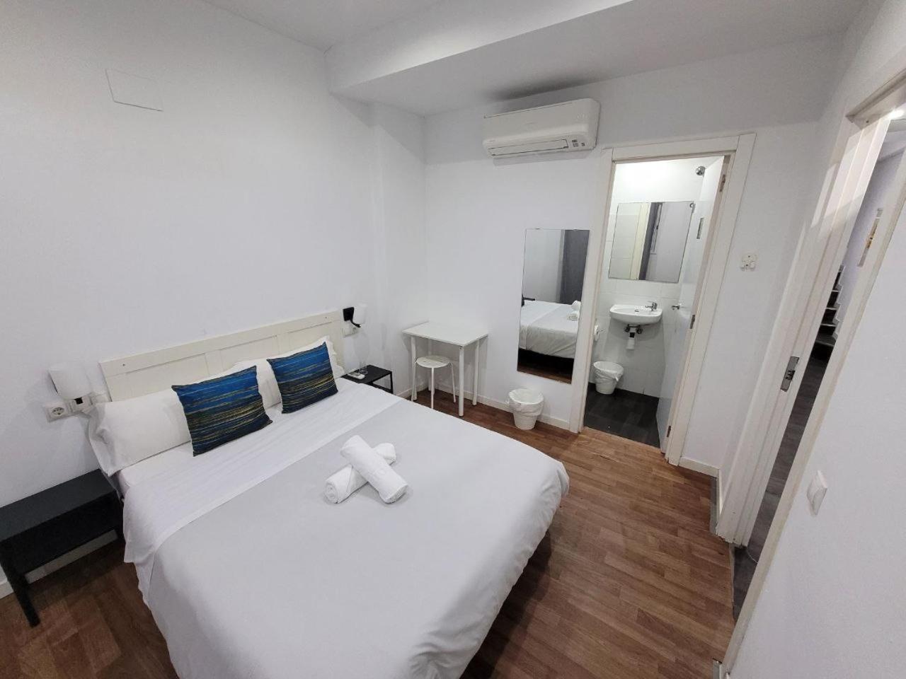 Ayz Frailes - Auto Check-In Property (Adults Only) Малага Екстериор снимка