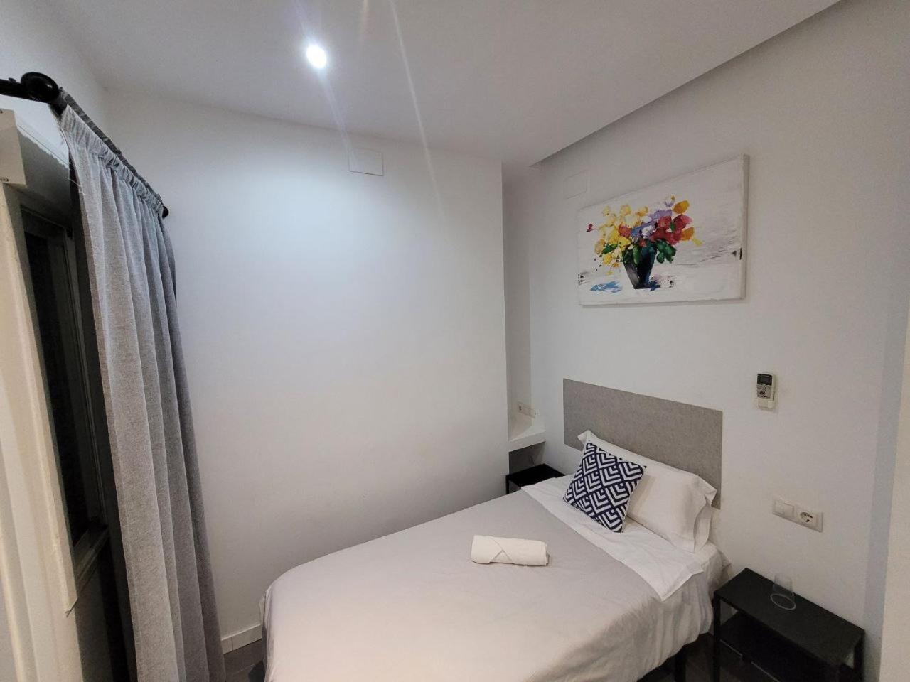 Ayz Frailes - Auto Check-In Property (Adults Only) Малага Екстериор снимка