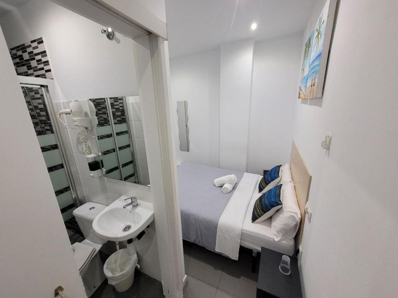 Ayz Frailes - Auto Check-In Property (Adults Only) Малага Екстериор снимка