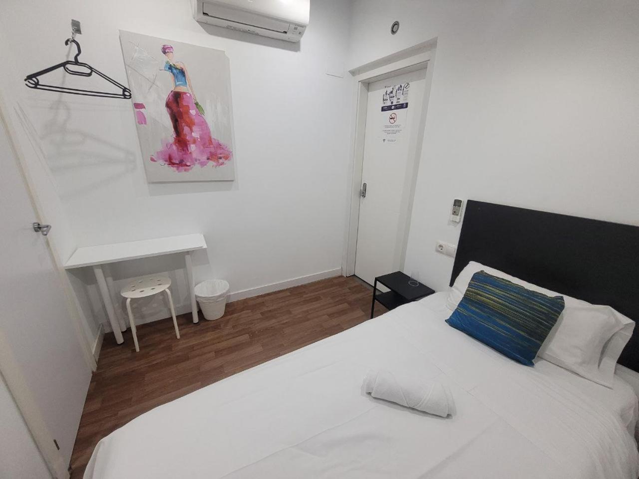 Ayz Frailes - Auto Check-In Property (Adults Only) Малага Екстериор снимка